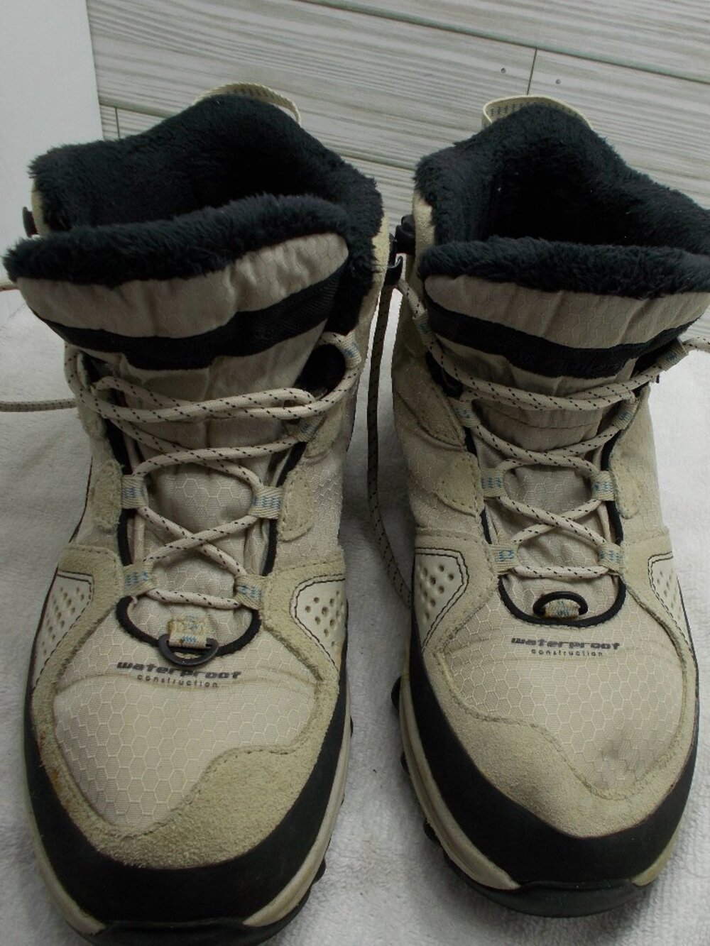 New Balance 1000 Primaloft Vibram Hiking Boots Women's 9 WO1000SC